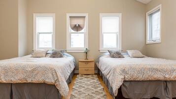 4 bedrooms, desk, iron/ironing board, travel crib
