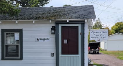 SEE BREEZE (EAGLE HARBOR): Zu FuĂ zum Lake Superior - Kabel-WIFI (einschlieĂlich Mini-KĂŒchenbereich),
