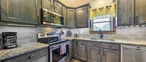 Fridge, microwave, stovetop, dishwasher