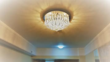 Desk, rollaway beds, bed sheets