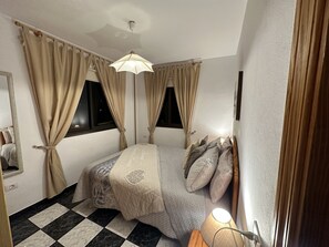 2 chambres, bureau, fer et planche à repasser, Wi-Fi