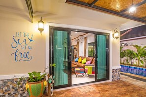 Four Bedrooms Villa | ลานระเบียง/นอกชาน