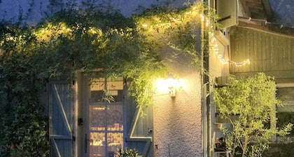 Gîte de vacances avec 2 chambres et 2 salles de bains avec piscine privée