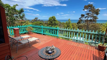 ロマンティック ダブルルーム クイーンベッド 1 台 シービュー | ミニバー (無料)、客室ごとに異なる装飾、客室ごとに異なるインテリア、遮光カーテン