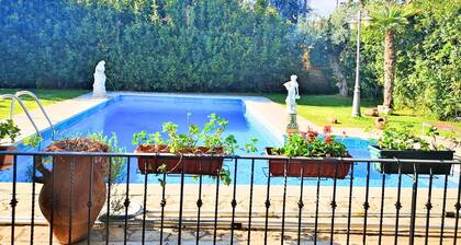 Rosyiano Villa-privater Pool und Platz im Freien