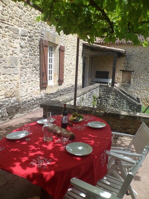 Outdoor dining - House with character with swimming-pool  (Belvès)