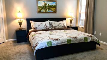 3 bedrooms, Egyptian cotton sheets, premium bedding, iron/ironing board