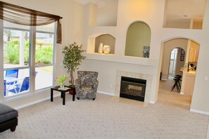 Family House, Multiple Beds, Non Smoking, Pool View | Living area | Smart TV, Netflix, pay films - Jacksonville Vacation (Jacksonville)