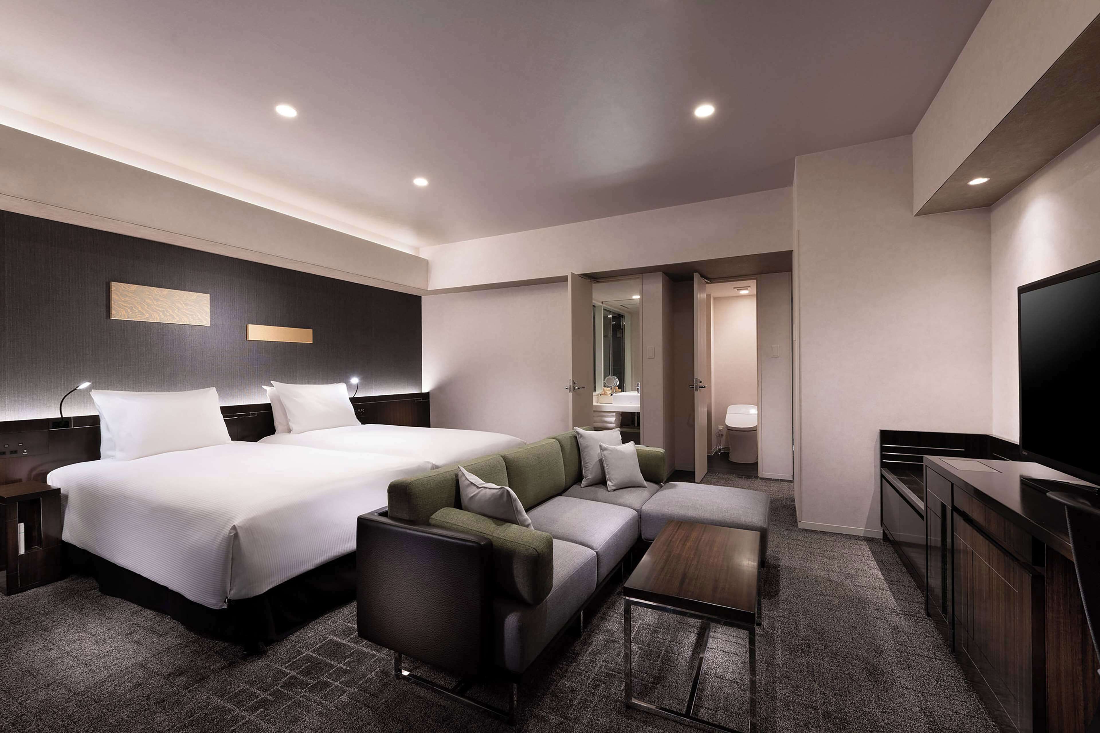 premium twin room, 2 single beds (high floor) | in-room safe, desk, laptop workspace, blackout curtains