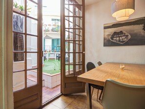 Dining - Charming Patio by Hello Homes Sitges (Sitges)