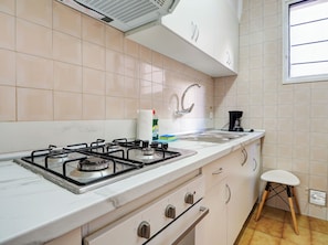 Frigorifero, microonde, forno, macchina per tè/caffè