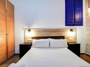 2 bedrooms, iron/ironing board, free WiFi, bed sheets - Charming Patio by Hello Homes Sitges (Sitges)