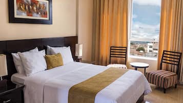 Premium Room | Minibar, desk, soundproofing, free WiFi