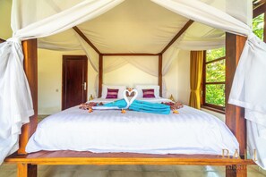 4 slaapkamers, een kluis op de kamer, een bureau