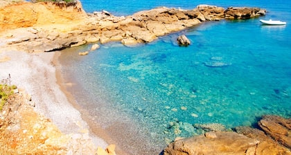 Maison idyllique sur la montagne avec une vue magnifique et une piscine