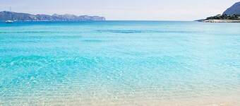 V. Mancor, Pool and Mountain Views