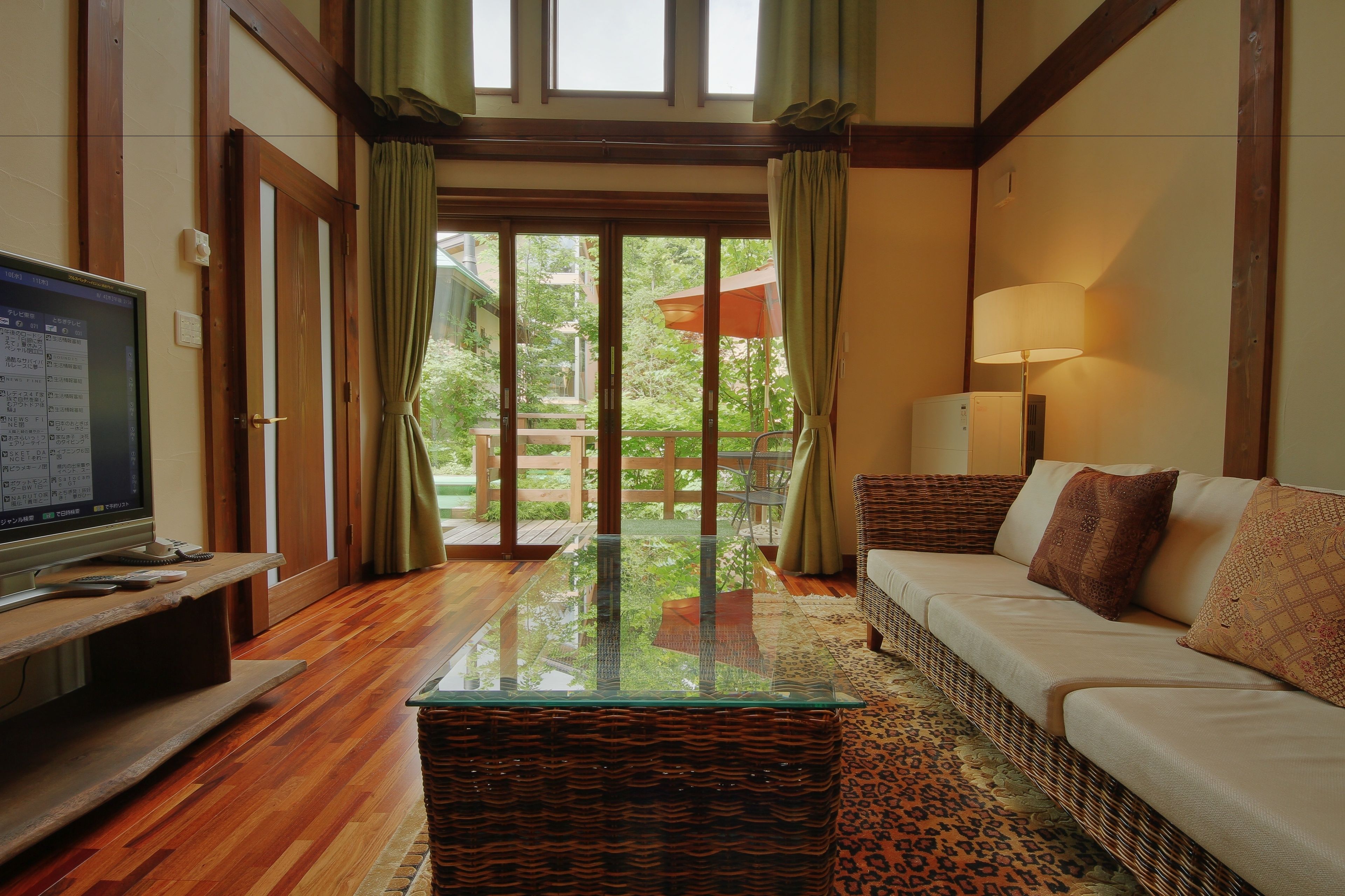 スタンダード デラックス ダブルルーム | リビング エリア | 薄型テレビ