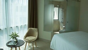 1 Schlafzimmer, Minibar, Zimmersafe, Schreibtisch