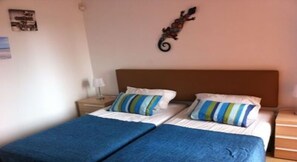 2 chambres, fer et planche à repasser, lit de bébé portatif, Wi-Fi