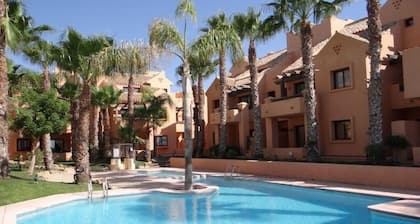 Emplacement parfait de la plage. 2 chambres, 4 couchages, magnifiquement meublé.