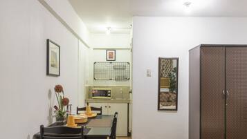 Desk, rollaway beds, free WiFi, bed sheets