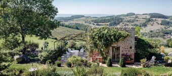 Lovely home in Thizy-les-Bourgs