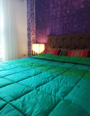 Bureau, rideaux occultants, chambres insonorisées