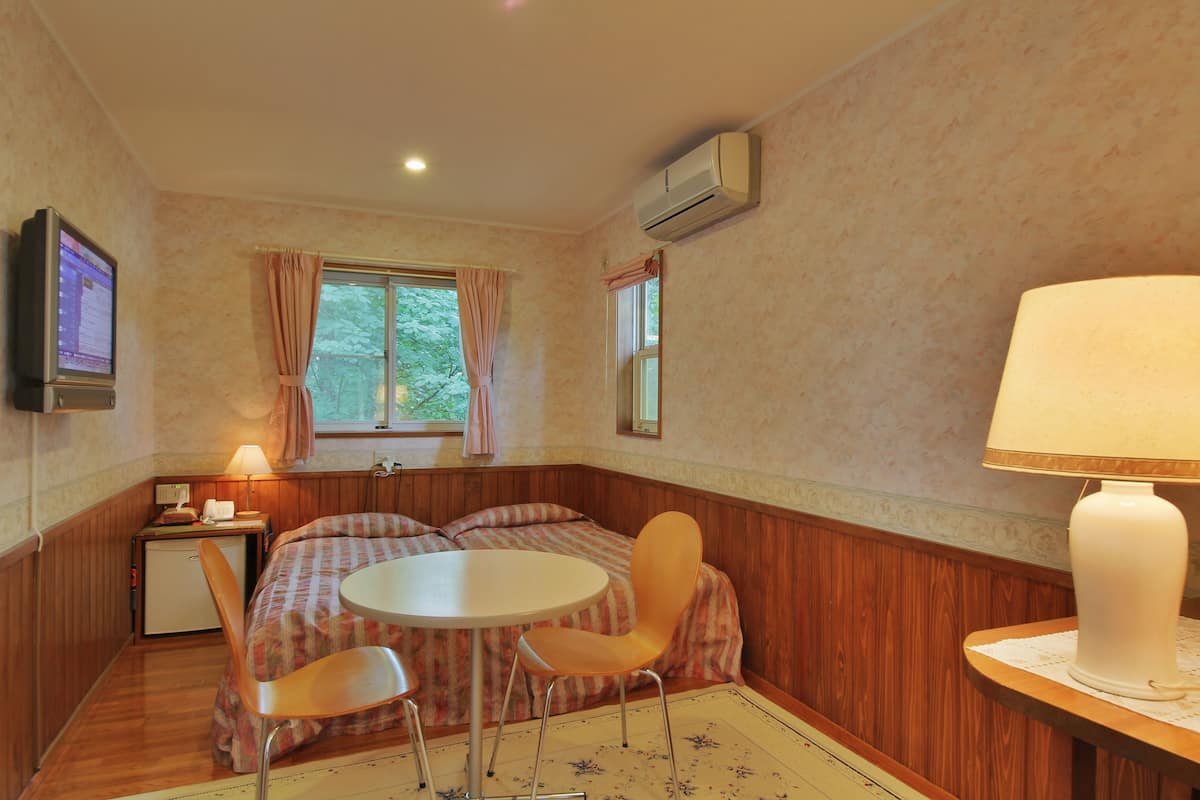 Standard Twin Room (Main Building) | Free WiFi