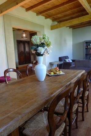 تناول الطعام