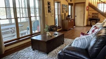 Smart TV, books, stereo