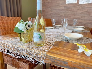 Family House, 3 Bedrooms, Non Smoking, Sea Facing (KIN1-E-) | In-room dining