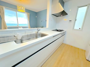 Family House, 3 Bedrooms, Non Smoking, Sea Facing (KIN1-D-) | Private kitchen