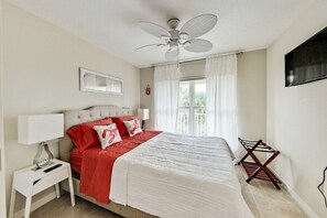 3 bedrooms, desk, iron/ironing board, travel crib