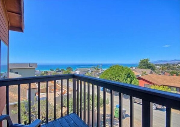 Property grounds - Lovely Serenity on Parkhill (Cambria)