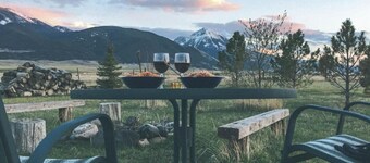 Chico Peak cabin near Yellowstone and Chico Hot Springs