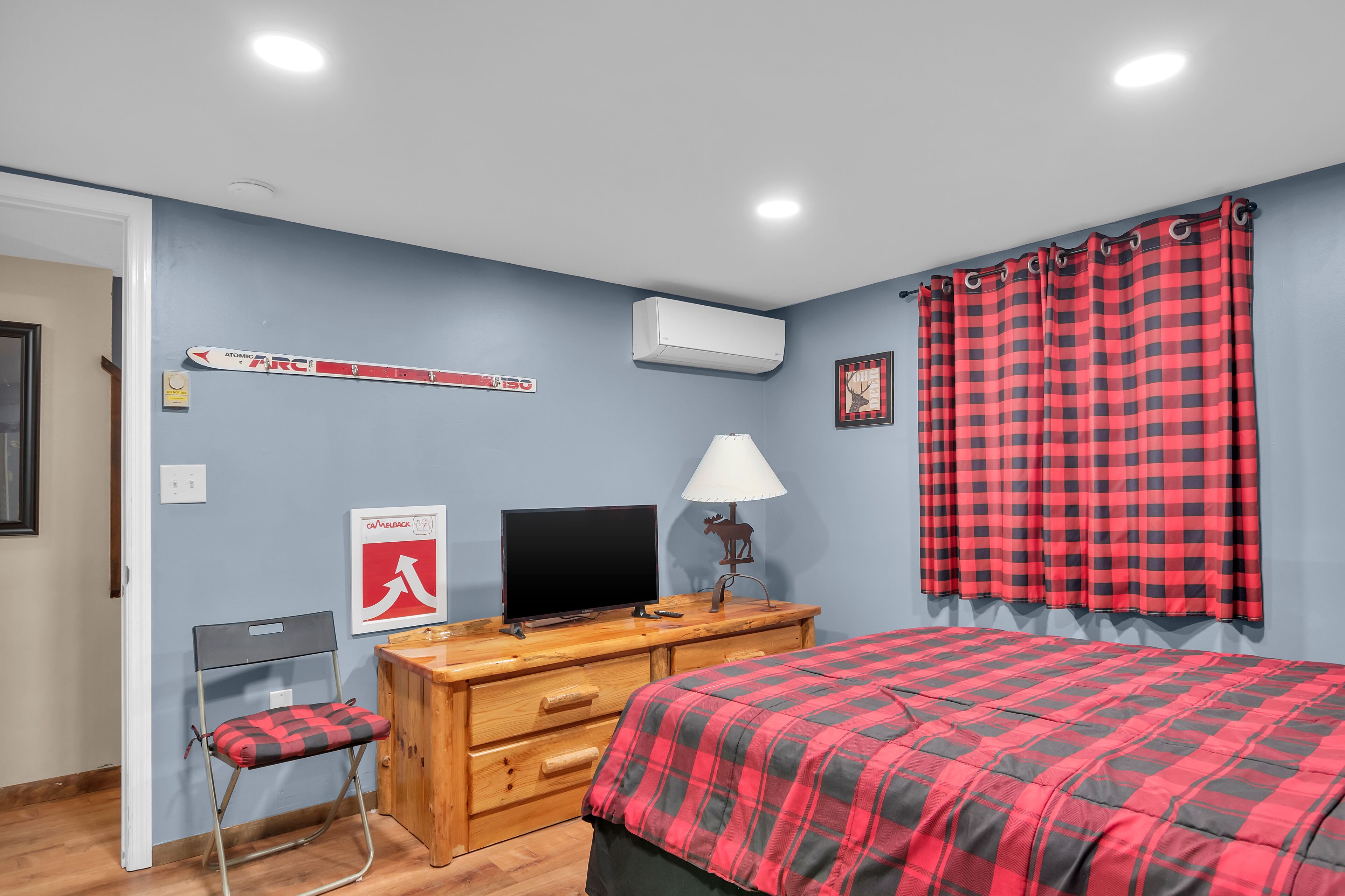 Experience FALL on a Mountain in the Poconos! Read the dozens of 5 star reviews