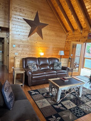 Téléviseur connecté, foyer, jeux vidéo, lecteur de DVD