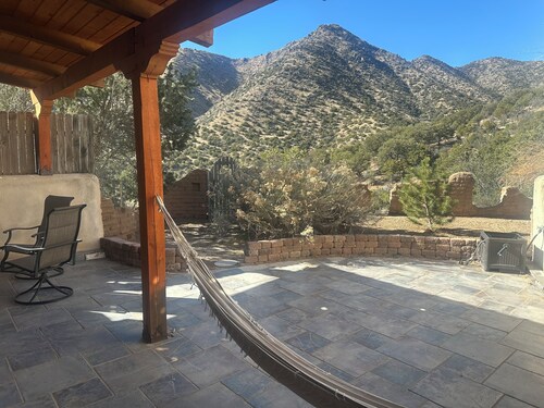 Beautiful 1bd In the Mountains on the outskirts of Albuquerque