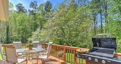 Tilava 3 makuuhuoneen, 2 kylpy kotiin iso piha yksityisyyttä.