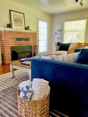 Televisio, takka, DVD-soitin