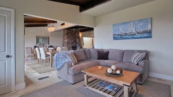 Älytelevisio, takka, DVD-soitin