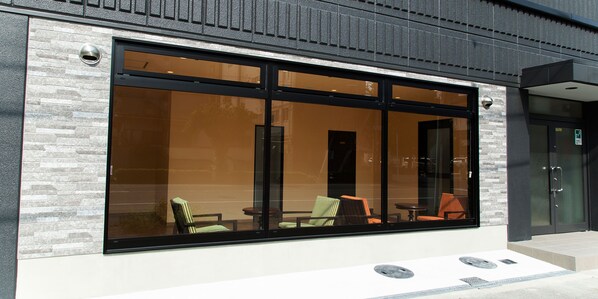 Exterior detail - Osaka Port Hotel L'Espoir (Osaka)