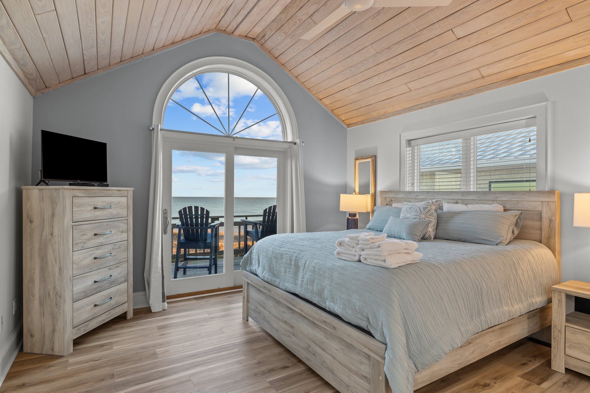 5 bedrooms, free WiFi, bed sheets