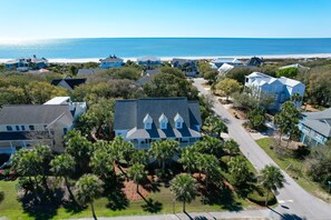 Aerial view - Classic Family Beach House, short walk to beach, Pet friendly w/ fee - 17 56th Ave (Isle Of Palms)