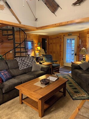 TV connectée, cheminée, lecteur de DVD