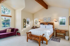 3 slaapkamers, een strijkplank/strijkijzer, wifi, beddengoed