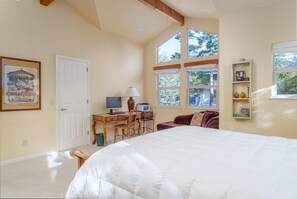 3 chambres, fer et planche à repasser, Wi-Fi, draps fournis