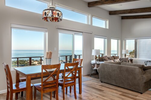 Amazing View Newly Remodeled- L2 EV Charger -Pet friendly