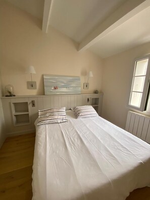 4 chambres, fer et planche à repasser, Wi-Fi gratuit