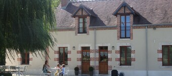 Superb holiday home with 22 ha of park at the entrance to Chambord park